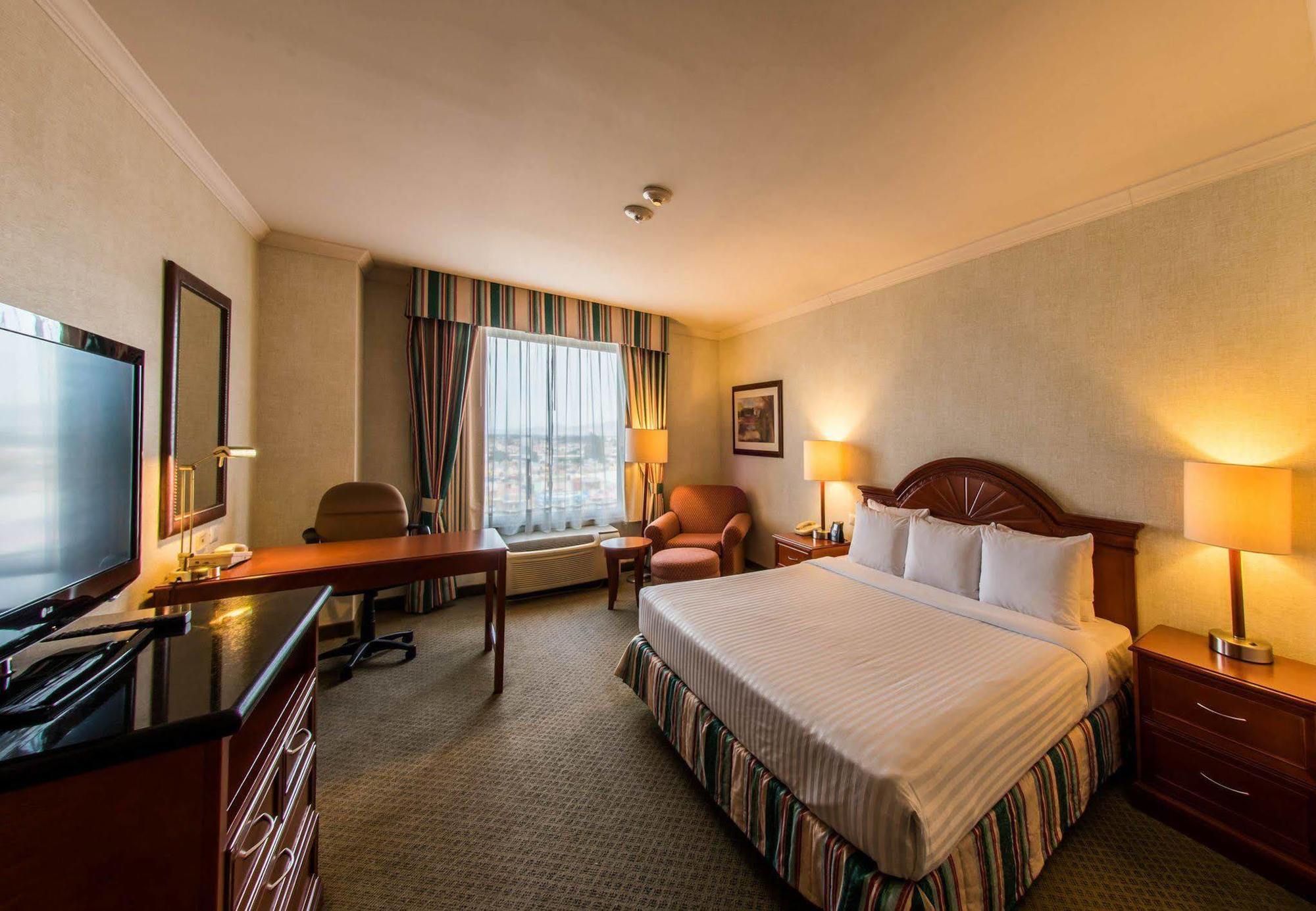 Courtyard By Marriott San Luis Potosi Hotel Exterior photo